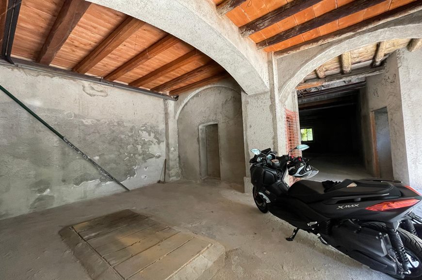 ERBA Capannoni-laboratori-magazzini